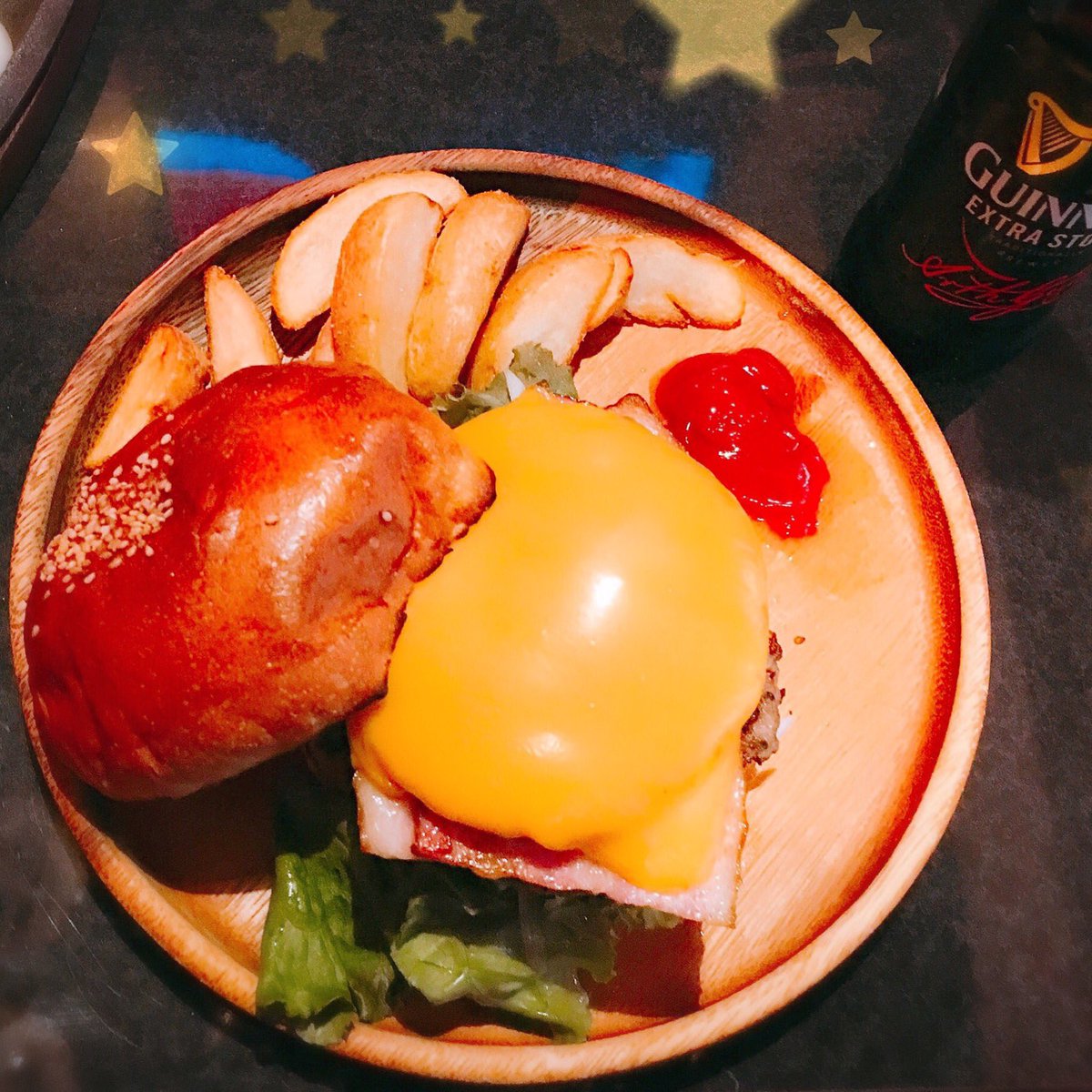 西池袋にある
Betty'sというお店で
ハンバーガー食べてきた

でら旨かったしッッ( ꒪﹃ ꒪)💕

とりあえずチーズハンパない感じで
うまし糧に感謝(*'ω`人) 