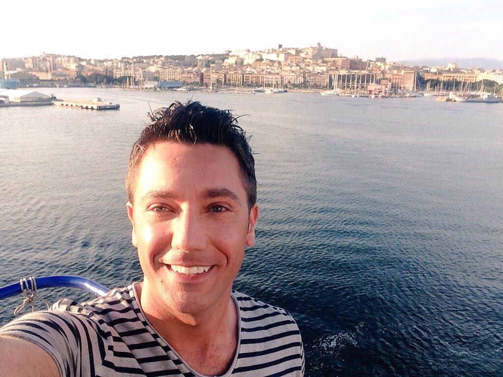 Ginofantastico's tweet photo. Just 2 nights left to vote, guys! Grazie ☺️ xx https://t.co/XA6shuJQnq #GinosItalianEscape #CelebJuice #ThisMorning https://t.co/GgtzpDe7z0