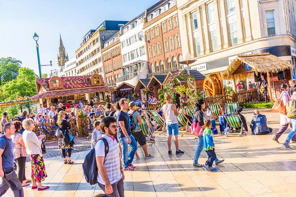bmthtownbid's tweet photo. Don't forget #SummerLive every evening from 5pm in #BournemouthSquare #LoveBournemouth @bmouthofficial https://t.co/gsjJJ3CBpB