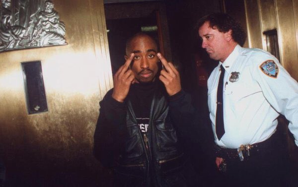 TupacShakurLC's tweet image. Fuck the police!