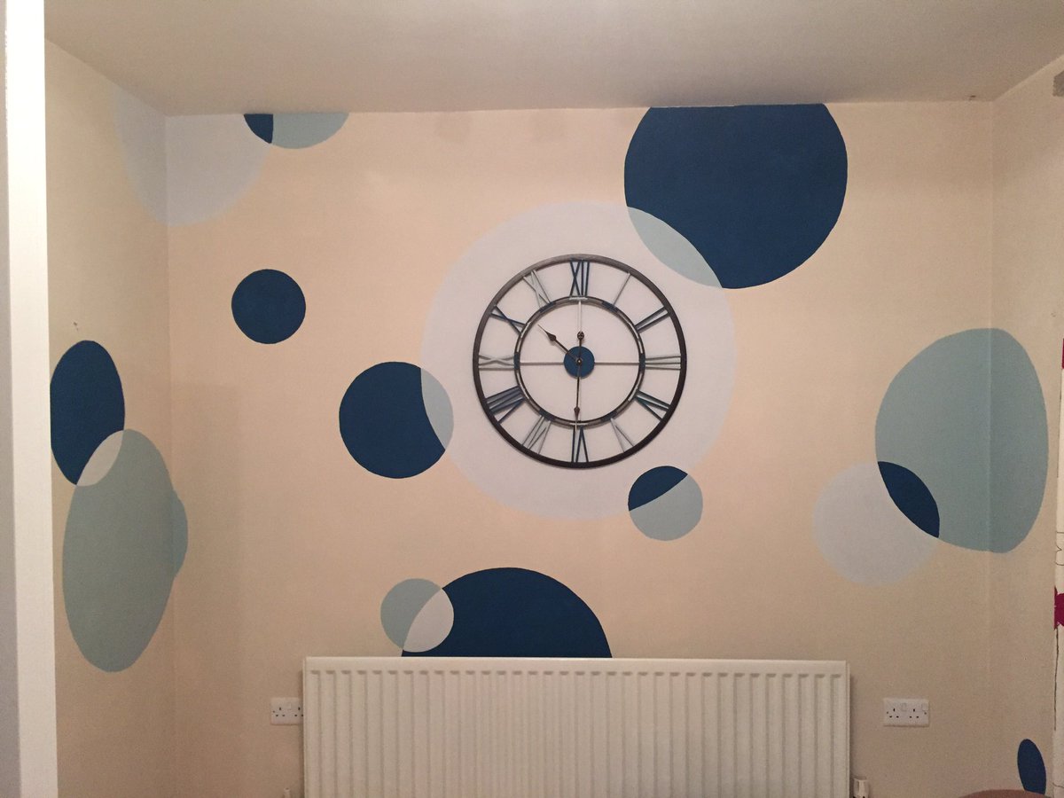 EmsDixon's tweet photo. @Yorkshire_BS in the middle of decorating our new house! Do you like it?! Follow my board on Pinterest 😍😍😍 #firsttry https://t.co/k8fyM71nWj