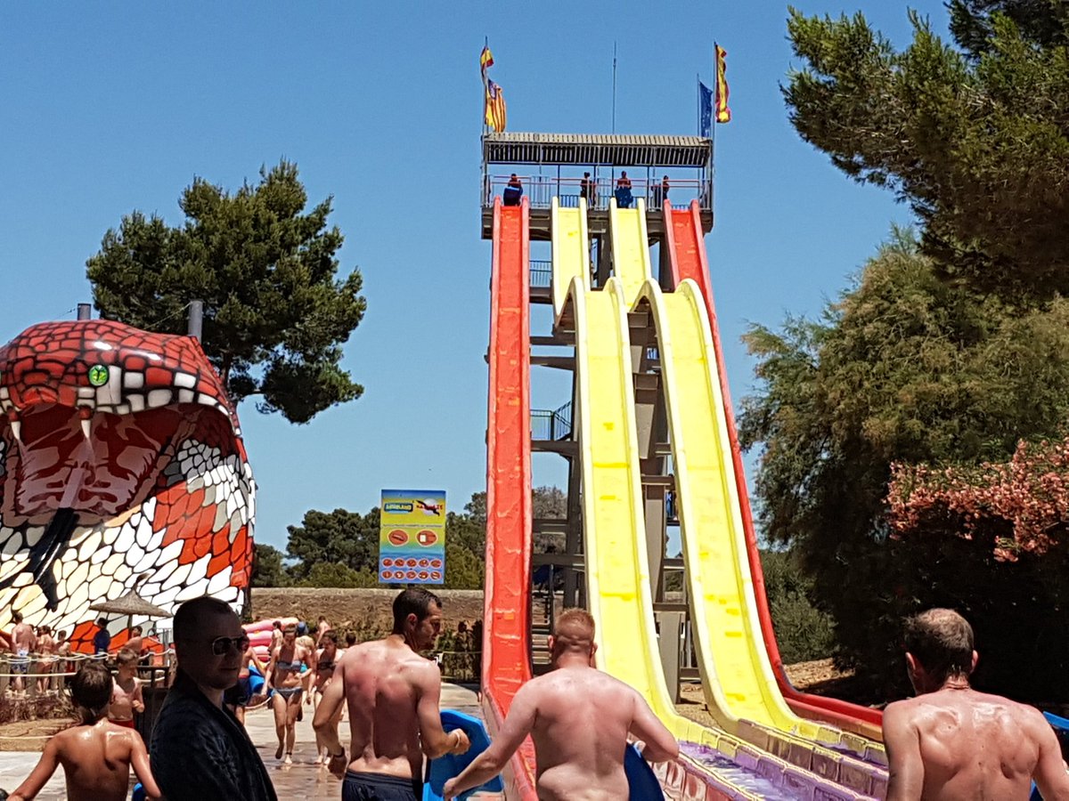 begley_nathan's tweet photo. Aqualand - mallorca 2016 :). https://t.co/AW9Ta5PhNH