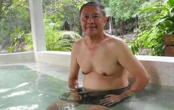 สมาคม สูงวัยหน้าตาดี (@cheet_ramones) on Twitter photo 