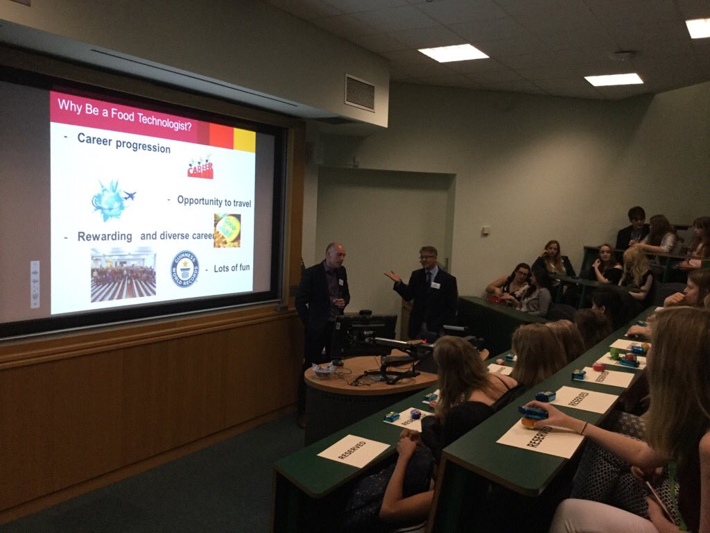 UoNBioscicareer's tweet image. Fantastic LordHaskins lecture by @UniOfNottAlumni Peter Headridge inspiring our #UoNBiosciSS #FoodSciSS Yr12students