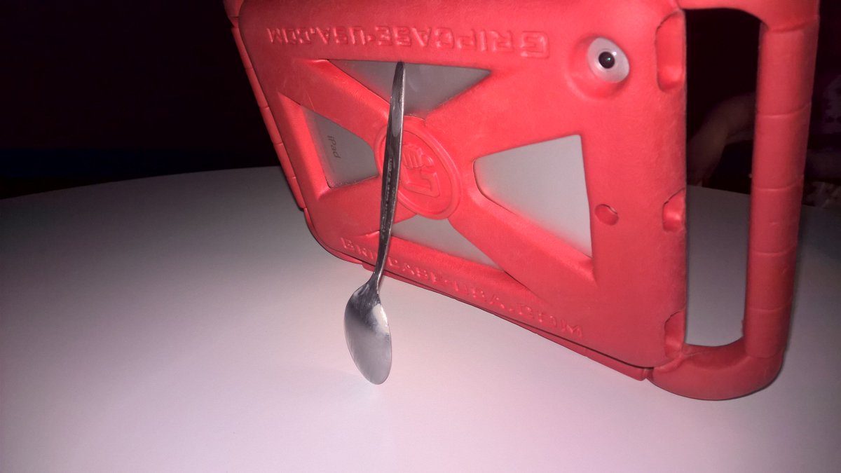 LagGyver's tweet photo. @Gripcase #diy #stand for video calls https://t.co/TGGob8XaZR