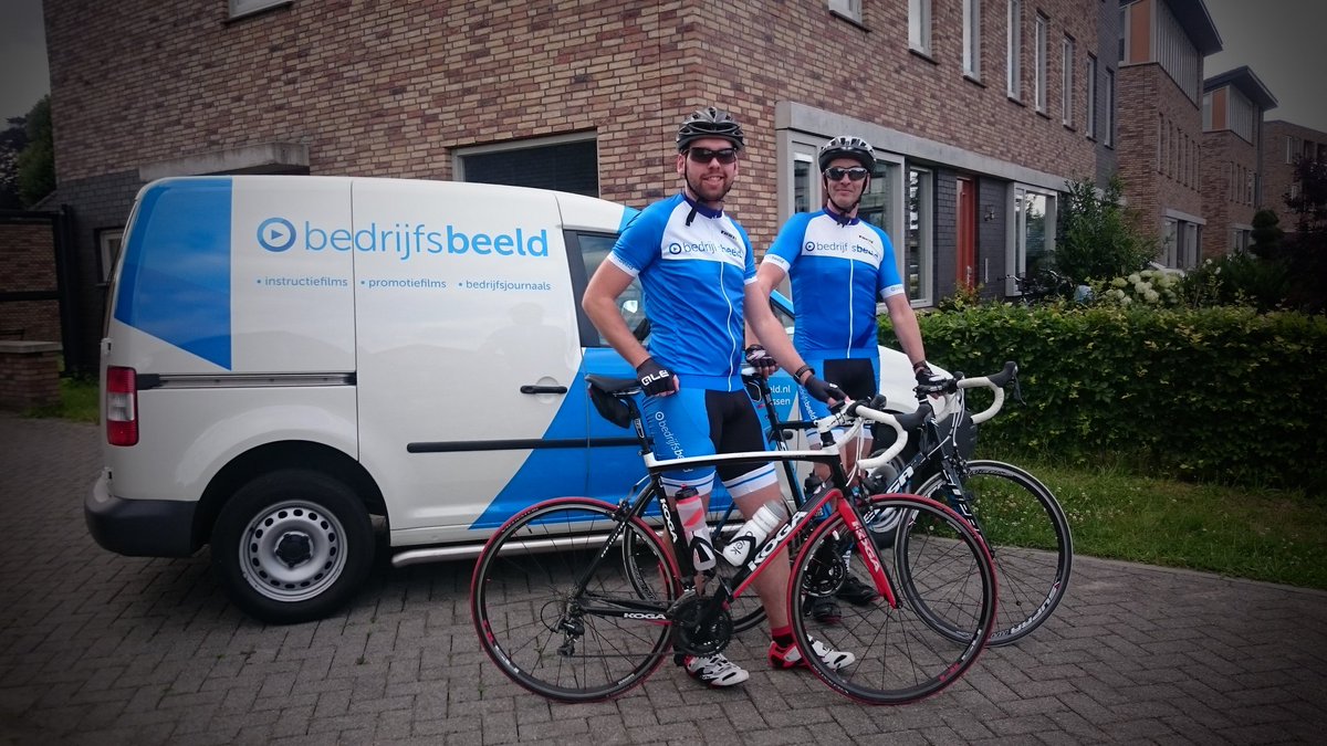 Geen gele, maar een blauwe trui! Nieuwe Bedrijfsbeeld teamkleding. Bedankt <a href="/FORTEsportswear/">FORTE Sportswear</a> <a href="/sportconfex/">sportconfex</a>