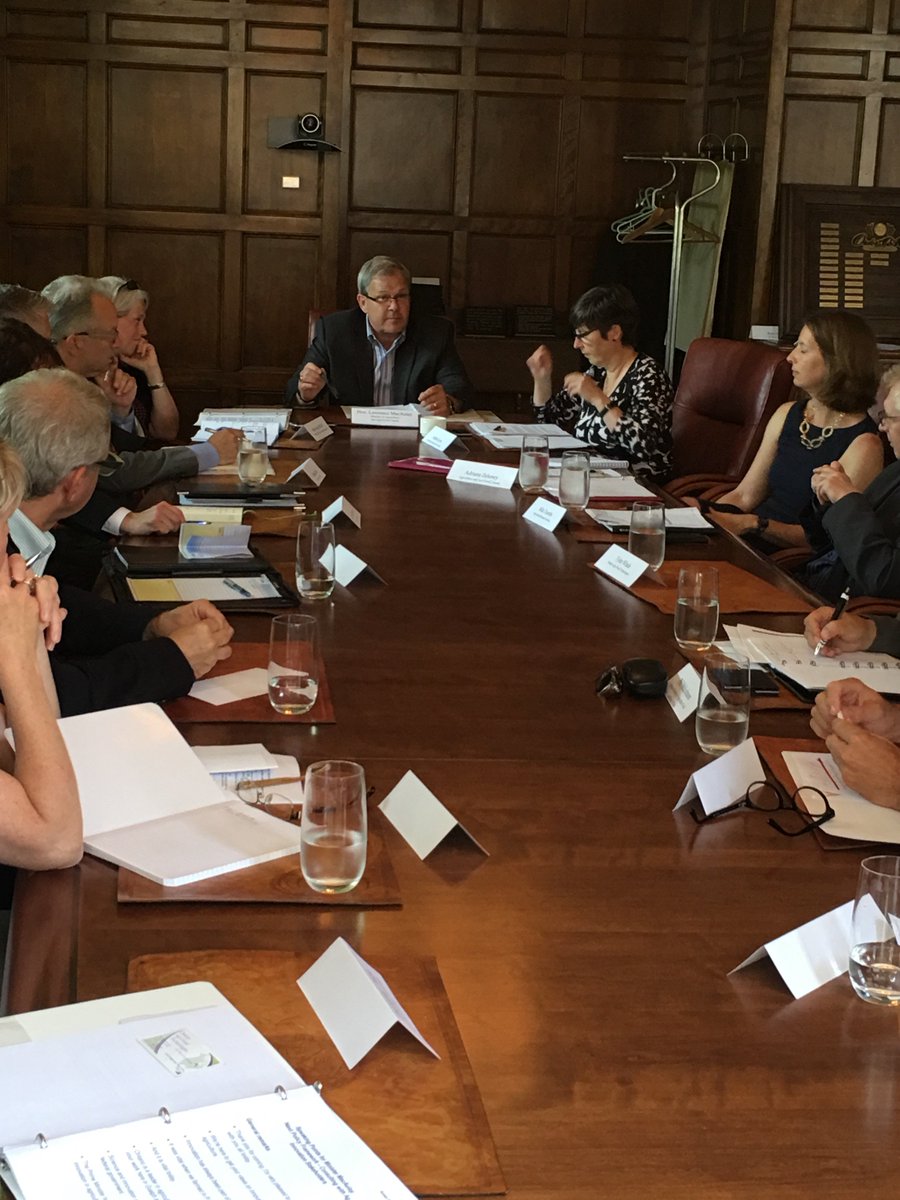 uofg's tweet photo. Pleased to have Minister MacAulay on campus for discussions on innovation, women in agriculture. #UofG #AgNPF https://t.co/iVzMlMysw6