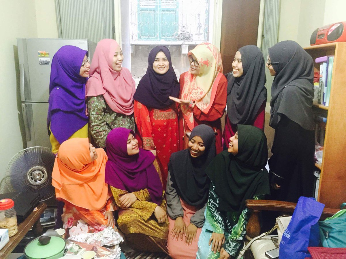 andynurehan's tweet photo. With them geng syarie kanubb #eiddaytwo https://t.co/dwMBLyW5TL