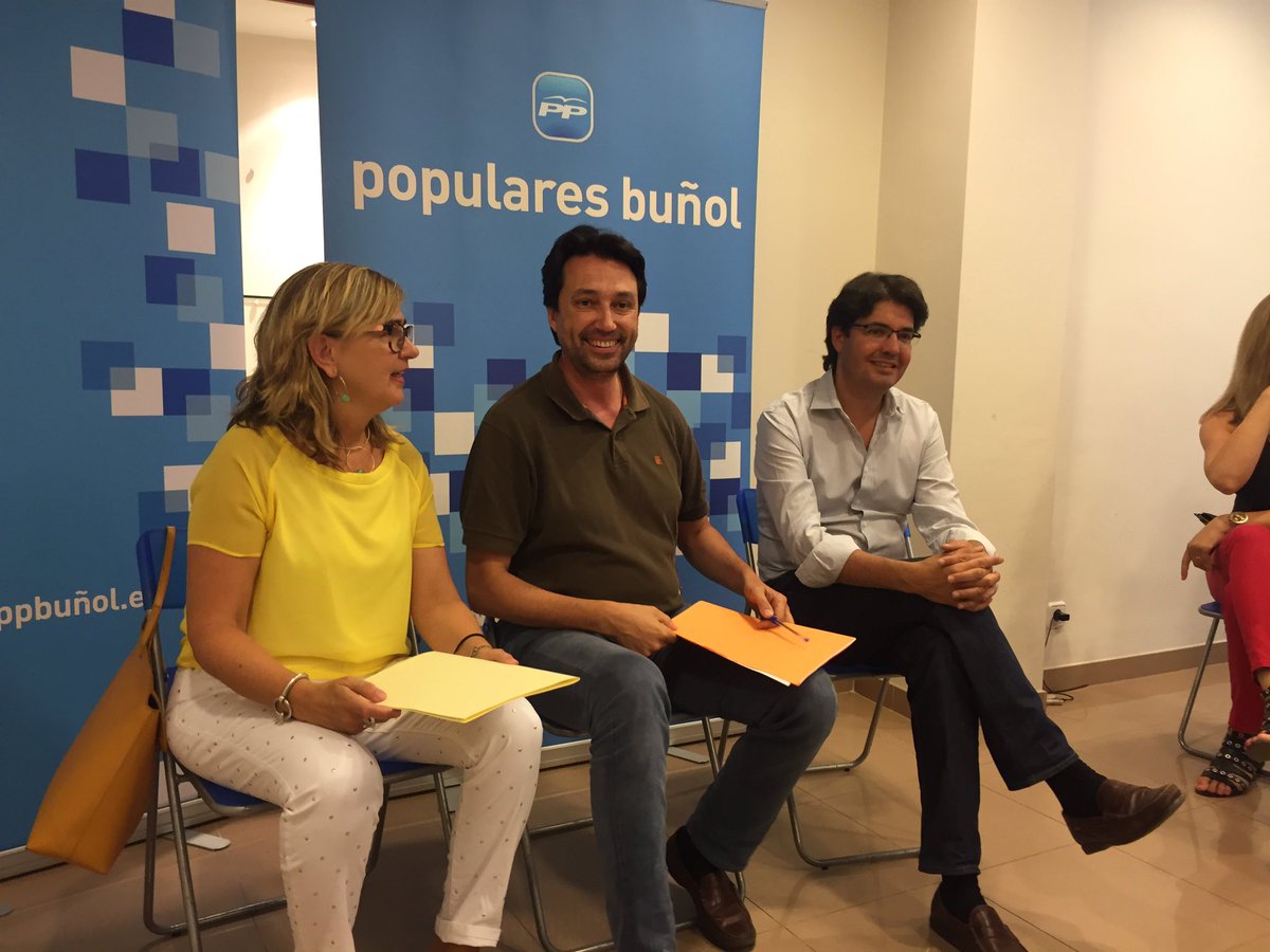 ppbunyol's tweet photo. En nuestra sede con afiliados y simpatizantes con @VicenteBetoret @marcialdiazgar1 @sc_sagrario https://t.co/jQU7bIV2sr