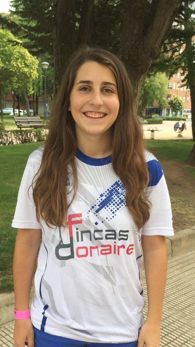 cffalbacete's tweet photo. Hoy anunciamos nuestro 4° fichaje. Se trata de @Alejandra__25 
Bienvenida Alejandra!! https://t.co/BVVxrhxG0B https://t.co/y7PEdrg9Yc