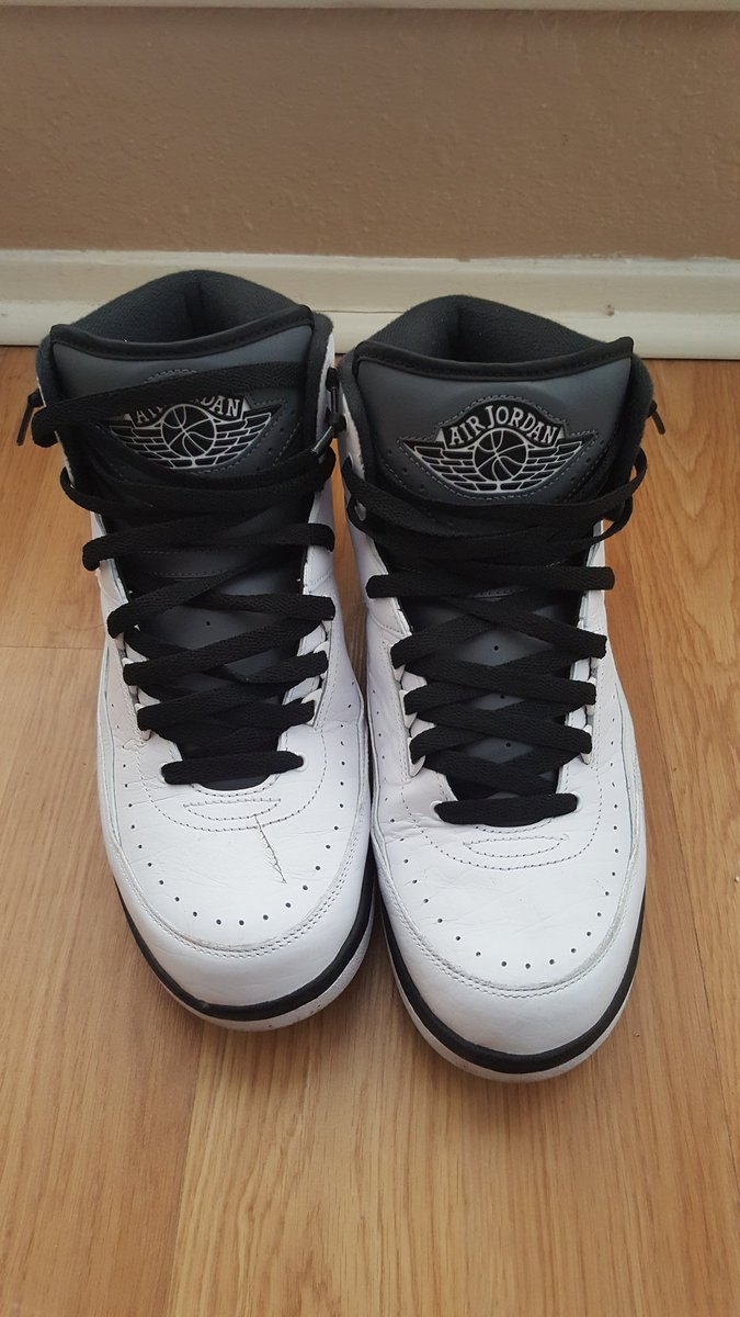 Shawn8484's tweet photo. @nikestore @RSVPHeat @RSVPKINGZ @R2theFitz @ComplexSneakers Y Nike lowers quality? First Night Worn. #Kickreturns https://t.co/Fq8hgLFTQu