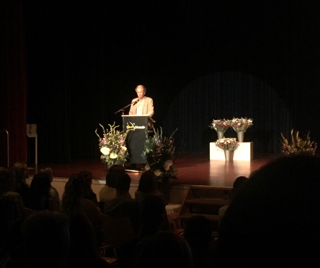 Een korte formele toespraak en daarna....fiesta! #dimplomauitreiking@ursulaheythuysen #mooimooimooi