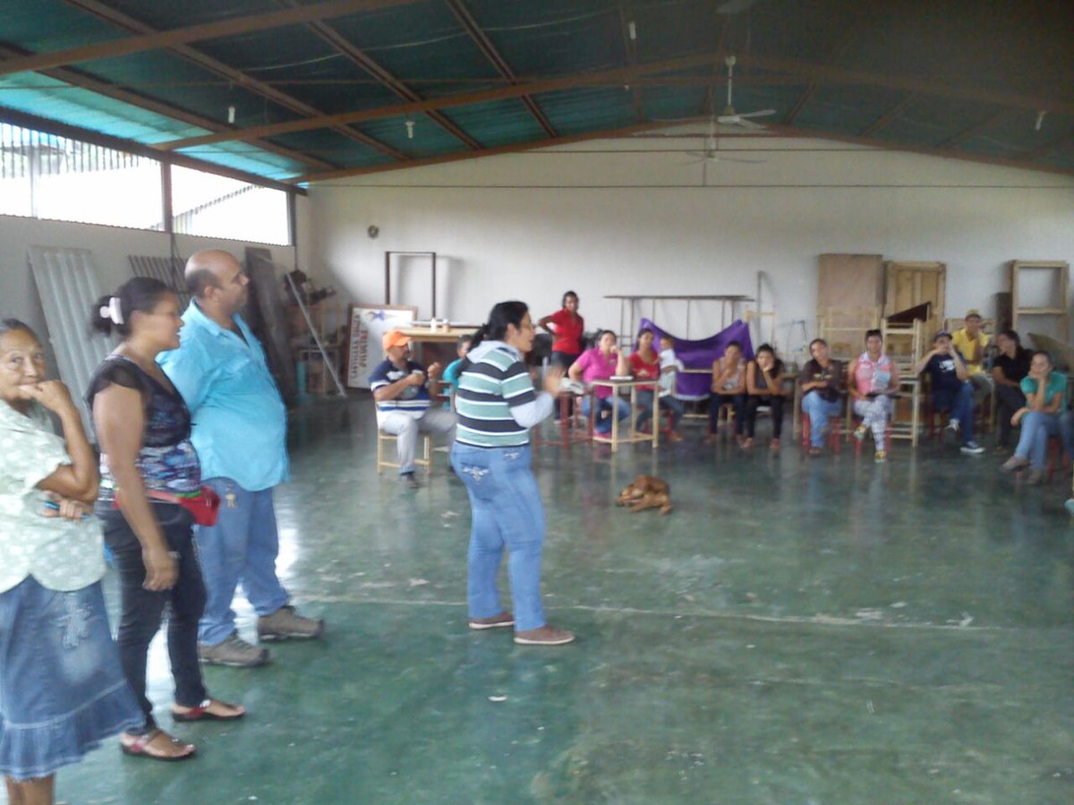 InfocomunalBA's tweet photo. #PoderP la parroquia "Los Guasimitos" planifica la instalación de nuevos Mercados Comunales a través de los #CLAP https://t.co/OFxNpn3gf7