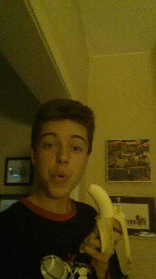 SteveGamerYT's tweet photo. mmmm que rica BANANA.... https://t.co/9zKkL0oTwt