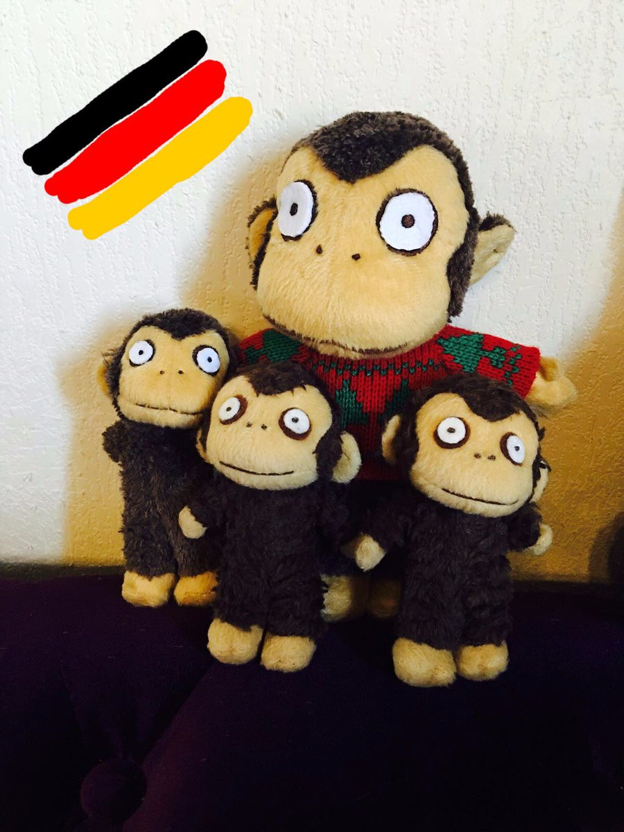 🇩🇪🇫🇷 my little ones are watching #EURO2016 #FRAGER with me 🙊🙈🙉 <a href="/Boyhous/">Boyhous</a>