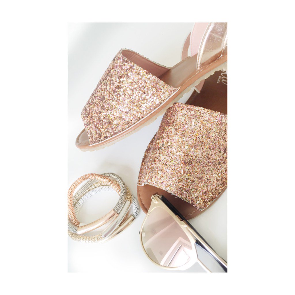 CRMillinery's tweet photo. Ebay Rose Gold Bargains https://t.co/RQK5Fm1stc https://t.co/Bd38nGSUCj