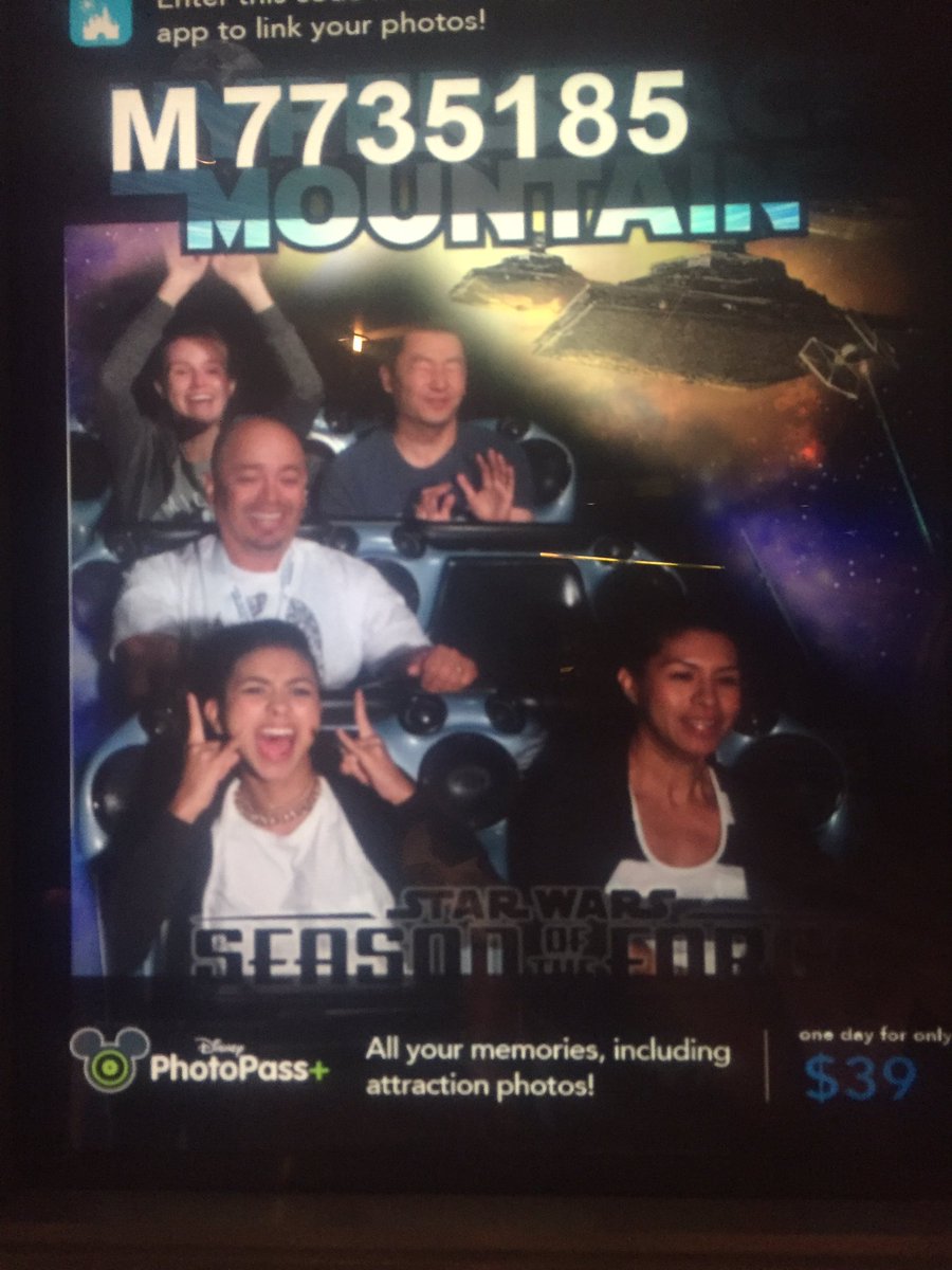 realness's tweet image. Me being so photogenic