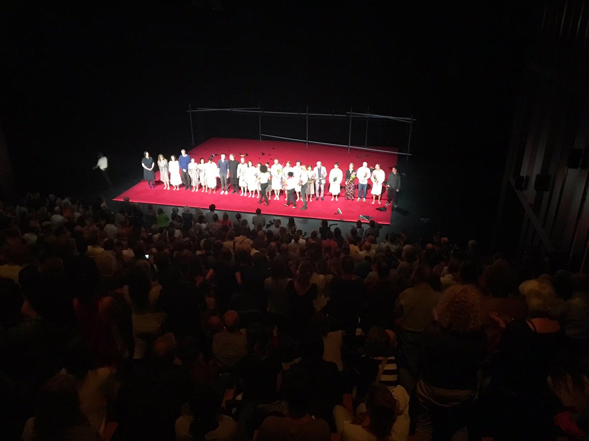 Wauw, wauw. Staande ovatie voor Jefta van Dinther. #protagonist #wereldpremière #julidans