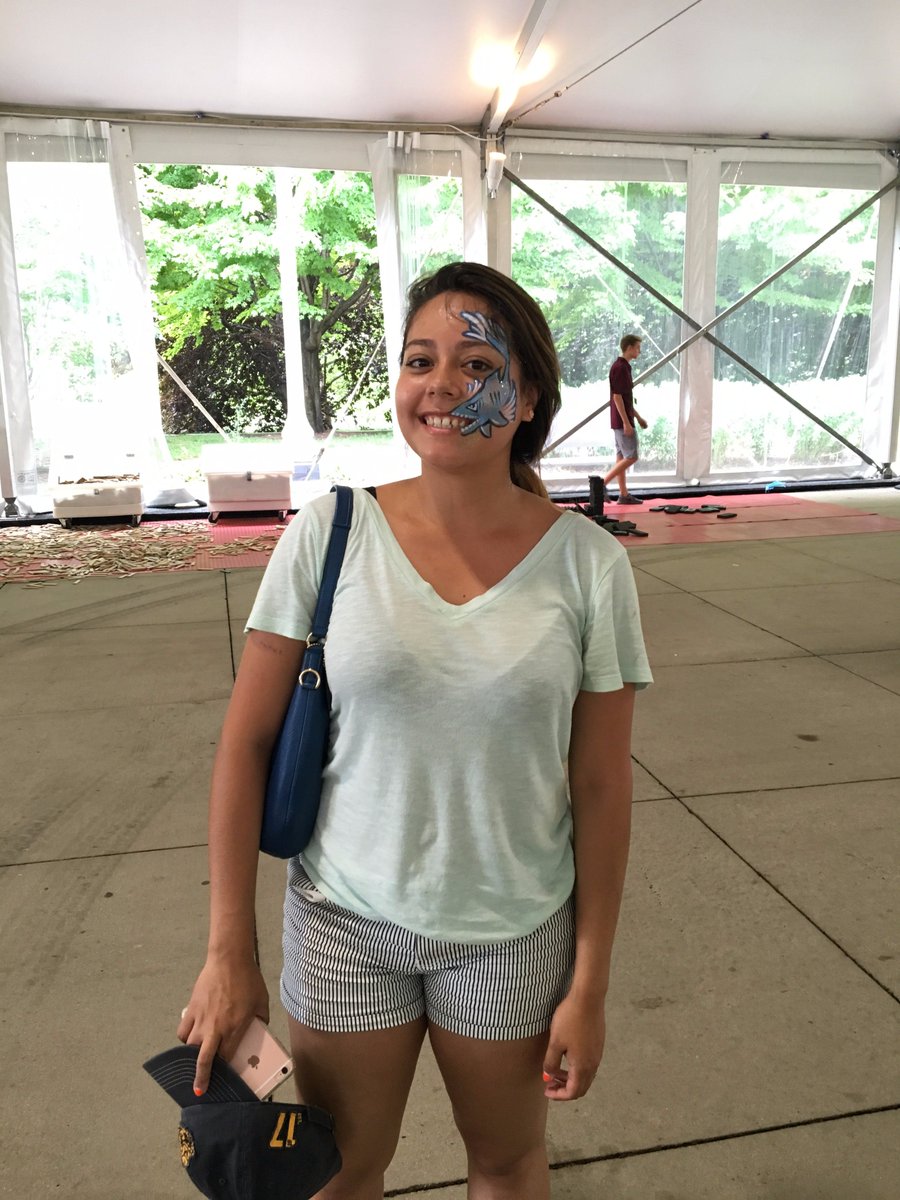 Tomorrow we will have face painting in the tent from 11 am - 1 pm. Don't miss out. #millenniumpark #chicago