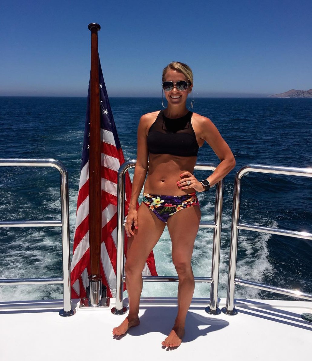 Carrie Underwood on X: Love this swimsuit! #vacation #ocean