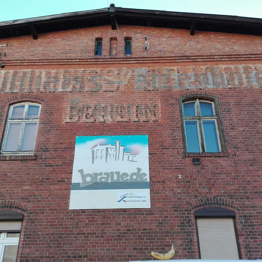 bananacoberlin's tweet photo. #BananaPost #189 At the Braue. https://t.co/IdoFWA8h4d #braue #vordemspiel #bananacompany https://t.co/swpNIVz6XE