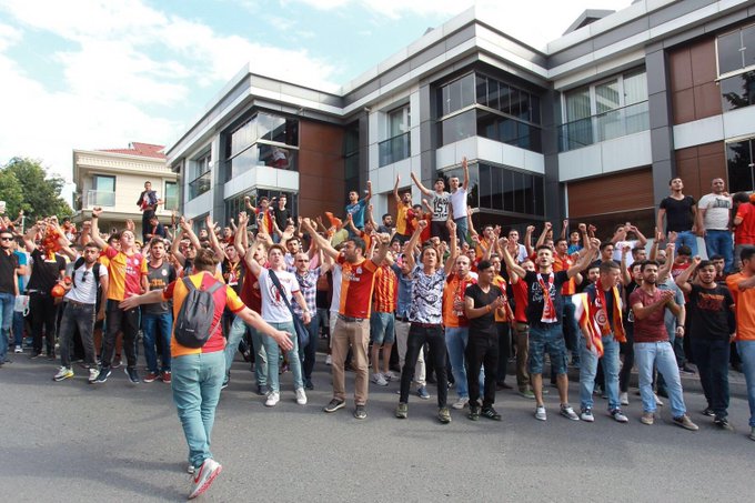 Resmi Twitter'da görüntüle