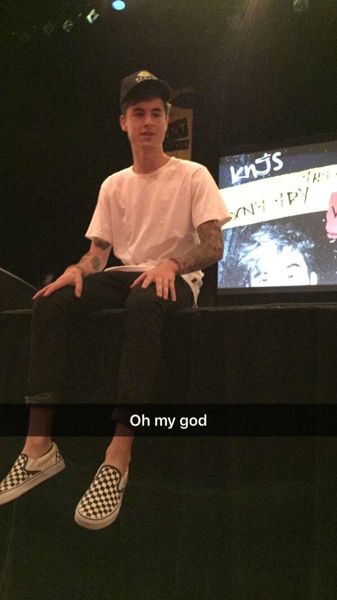 KianLawleyTeam's tweet image. Kian's outfit - via knjtour on 👻
#ChoiceYouTuber @KianLawley
