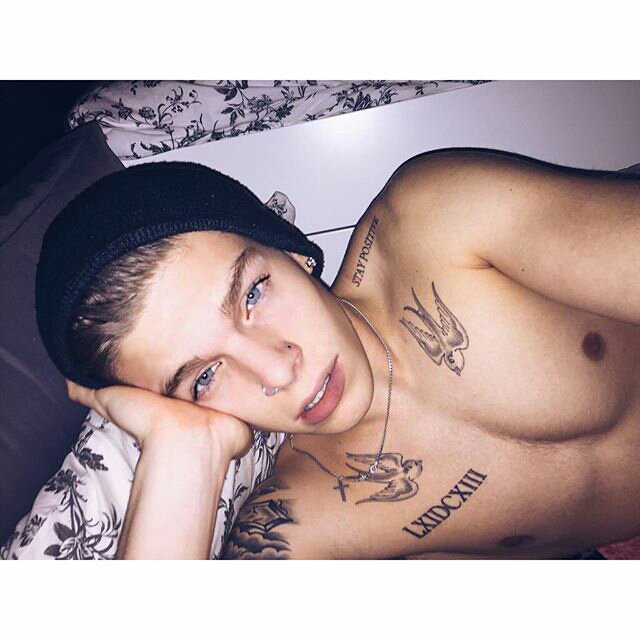 Tinder (@tinderxx) on Twitter photo 