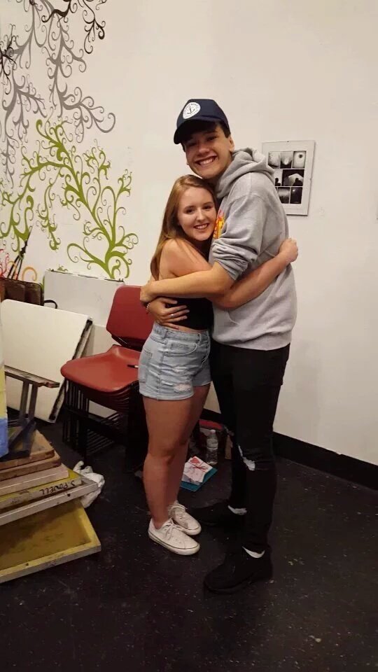 ArgOlzanski's tweet photo. Algunas fotos del M&amp;G del show de Seattle de ayer y del show de Portland de hoy. #DaydreamTour https://t.co/35hcU4zrwt