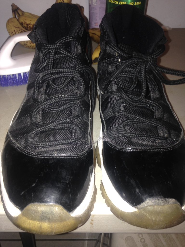 63Ziggy9's tweet photo. OG Space Jam  11's 👌🏾 #63R™ https://t.co/KLTuz92j7V