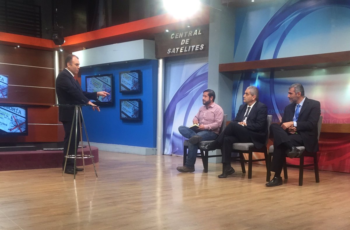 Mexicanos1oJal's tweet photo. #EnVivo por @ocho_tv @Benjaminmanza76 #EnContraste con @Jonas8TV hablando del escenario educativo del país https://t.co/wlKqtbitHd
