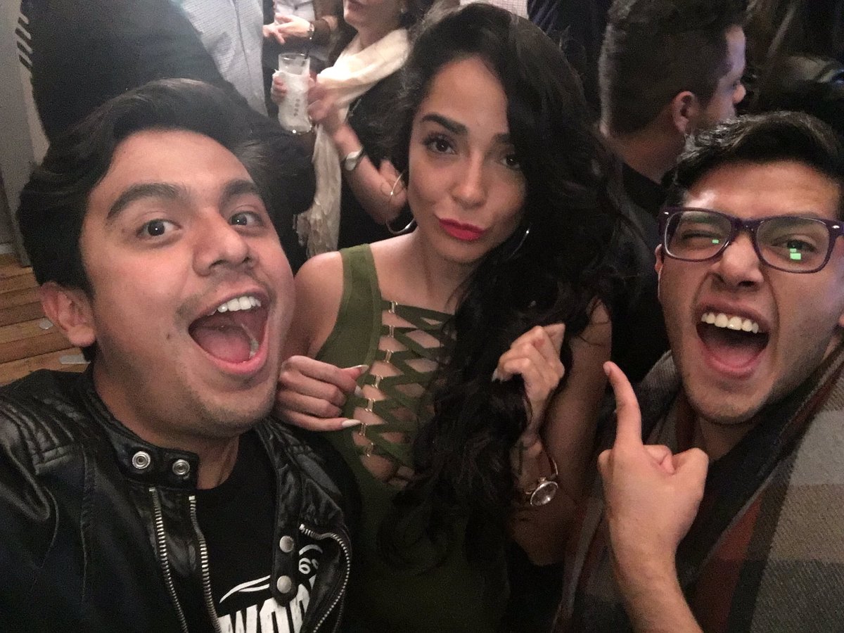 PepeYTeo's tweet photo. #TodoLoHagoRico @Mane_AcaShore 👸🏾👸🏻👸🏽 https://t.co/dYj7NMCjAm