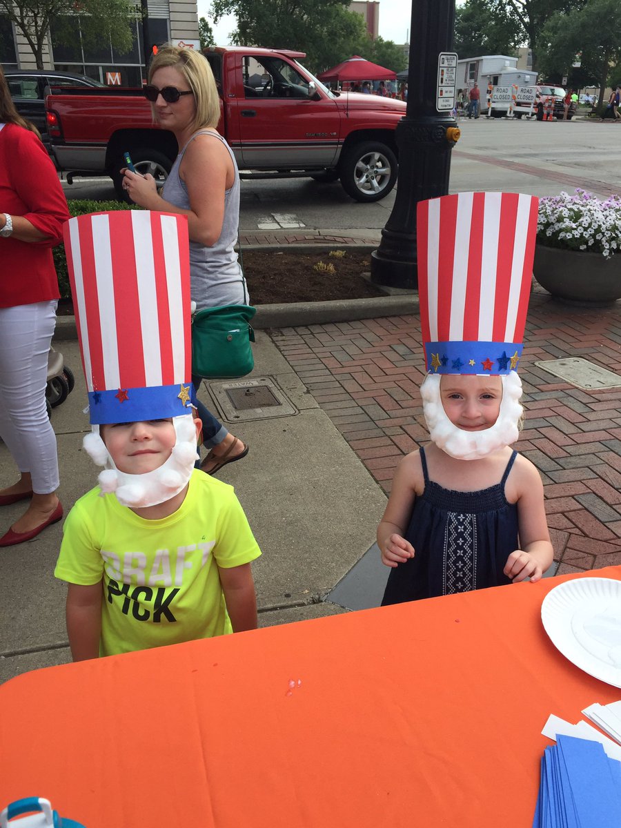 Hamilton_YMCA's tweet photo. The Y table is happening at Alive After 5, bring the kids &amp; have some fun!#HamiltonAA5 @Hamilton_YMCA @FittonFamilyY https://t.co/y5VFO5TBim