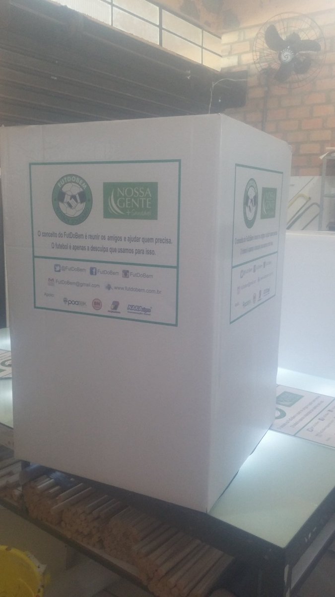 nakaferreira's tweet photo. A equipe da @NakaSigns já aprontou as caixas para os parceiros do @FutDoBem completarem doações nos novos pontos. https://t.co/KyZ3Pf8sNG