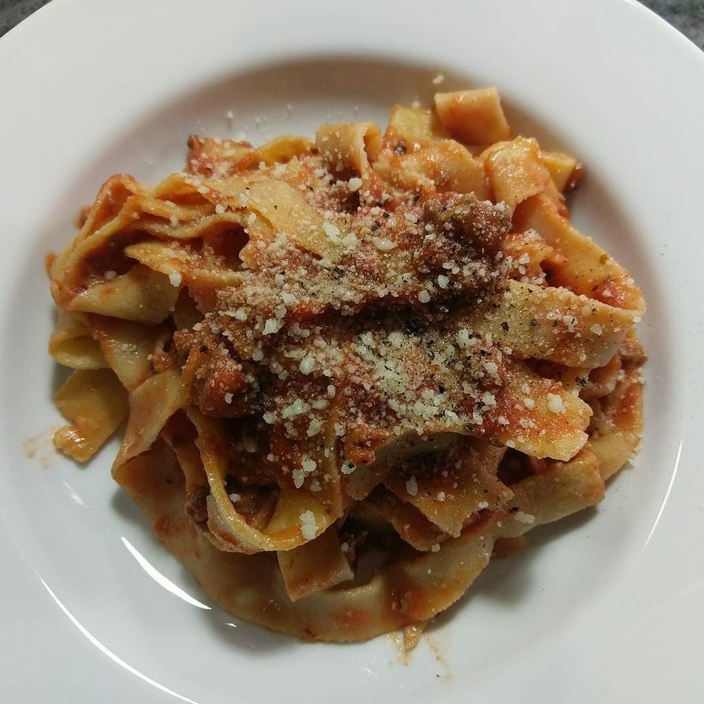 Sobchex's tweet photo. Homemade pasta and meat sauce #tonightsdinner https://t.co/d3DTnKcL2m https://t.co/0JzZY31ZGu