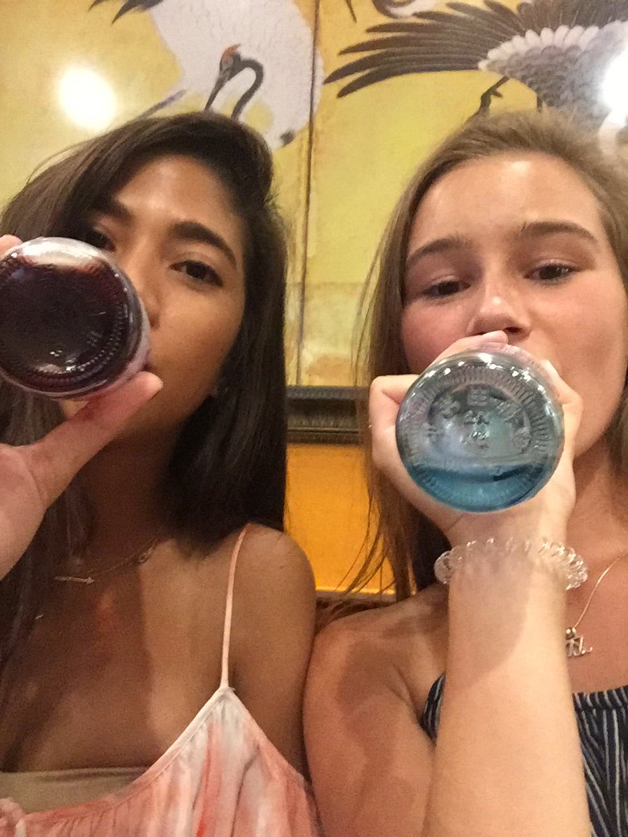 Annapolis2016's tweet photo. Class officer dinner #welldeserved 💅🏼 https://t.co/7oWOVmChum