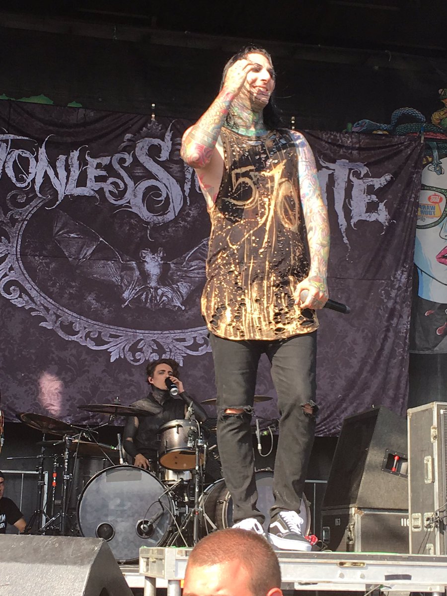 Frankenstfu's tweet photo. @ChrisMotionless u were fabulous today, thank you for being so chill and nice https://t.co/WB4hHjt7fl