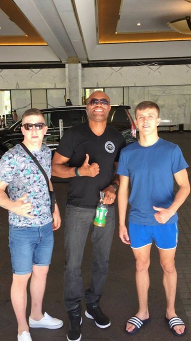 CmzPxSkW8AQPxBX.jpg:small