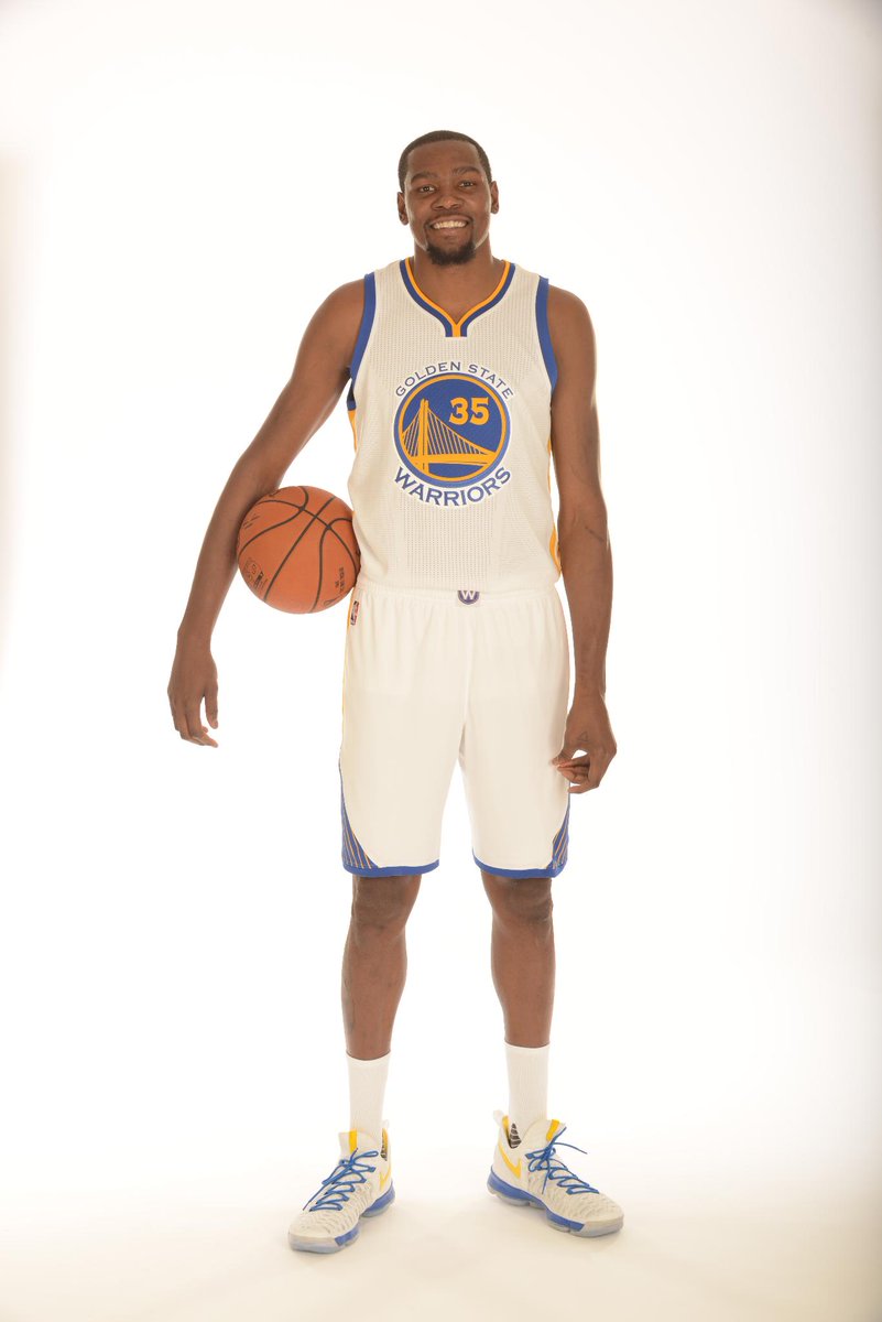 First look at Kevin Durant in a Warriors uniform.