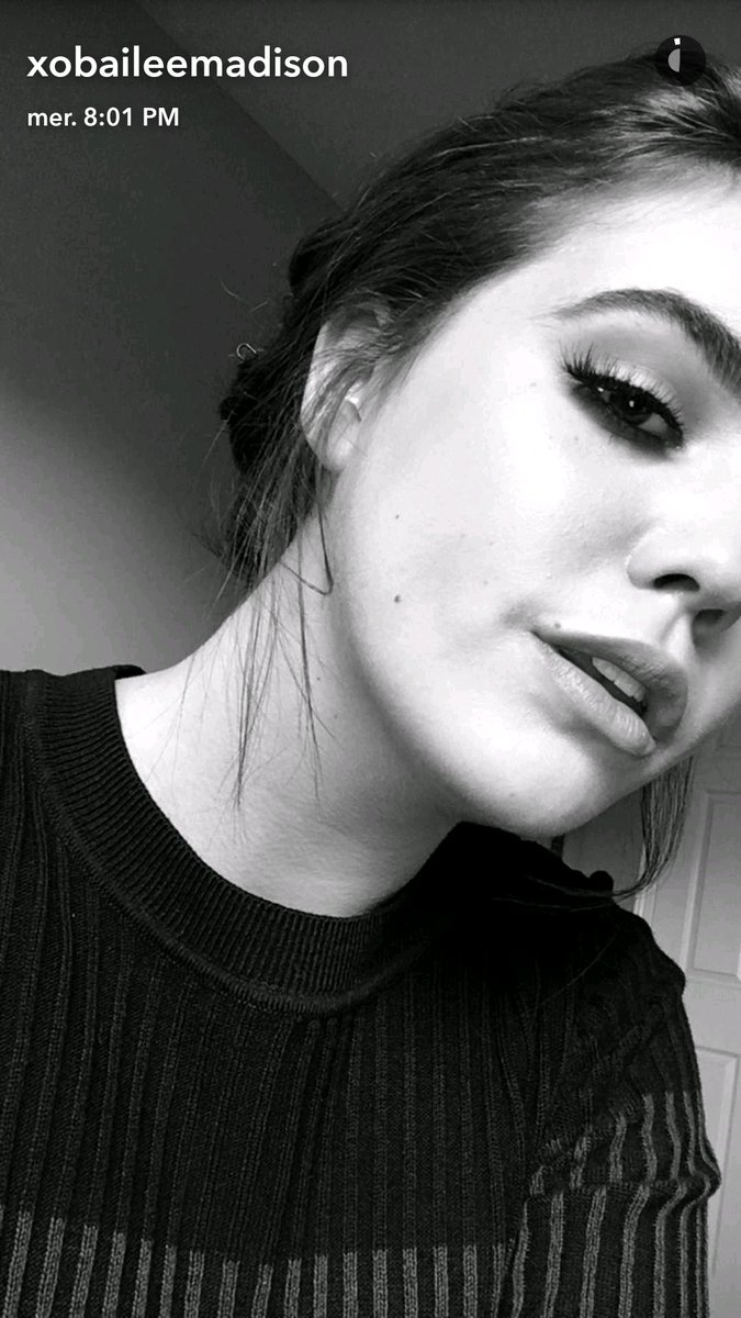 OUATCastSnaps's tweet image. [NEW] @BaileeMadison 's snapchat story. (1, 3, 4)