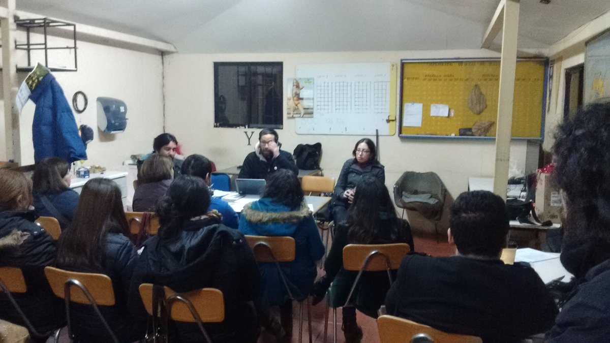 j_miranda_s's tweet photo. @Fenated_  @MUD_Nacional  @CentroSindical  en asesoría a sindicato de Colegio Talcahuano. #Unidad https://t.co/5vye5yw0MI