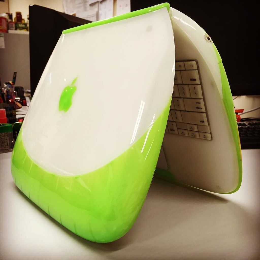 siivel's tweet photo. #iBookclamshell #keylime with #protectivefilm applied :) https://t.co/60xDALH5oX https://t.co/B3d3QypVnF