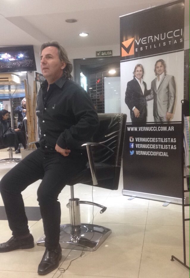 30MinutosTV's tweet photo. Se viene la primera nota del programa con Roberto Vernucci, te la pensas perder? @vernuccioficial @30MinutosTV https://t.co/pfEQZ9aAuy