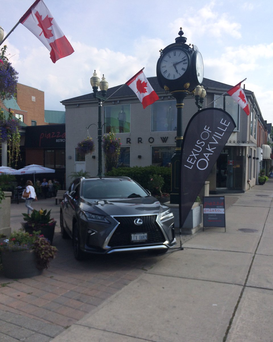 OakvilleDwntown's tweet photo. Thanks @Lexusofoakville! It's going to be a great summer in #DTOakville! #MoviesintheSquare https://t.co/YzUKgjYWQy