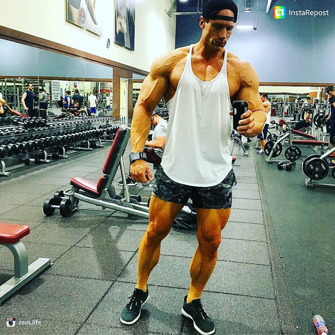 BODYWARE's tweet photo. Killing it In Physique Bodyware tanks #bodybuilding #fitfam #physiquebodyware #stringertanktop #madeinusa https://t.co/muHbRBNs2q
