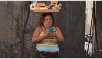 ladykbrona's tweet photo. Primero los twitazos, y luego le chingo al jale....😂😂🙊 https://t.co/BMjuKsqgLK