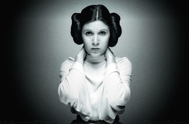 cultura_uc's tweet photo. Carrie Fisher nunca usó un brassiere mientras usaba este vestuario.
#LibriEFilm https://t.co/8CXNGg7g4Y