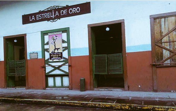 pmagicosver's tweet photo. #SabíasQue #LaEstrellaDeOro es una de las cantinas mexicanas más antigua, fundada en 1858  #Coatepec https://t.co/pPrbRrjQzE