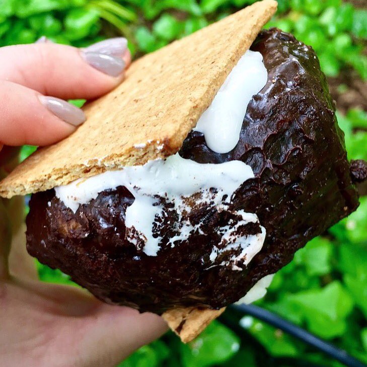 S'more for me on #NationalChocolateDay 😍 chocolate cronut smothered in marshmallows and graham crackers 🍫🍩🍫