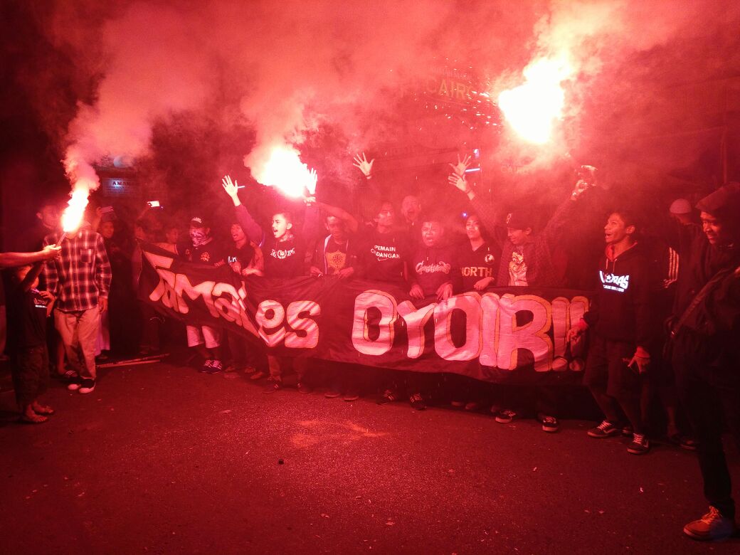 Assalamualikum kami segenap official acoun dan keluarga besar ultras malang mengucapkan minal aidzin walfaidzin